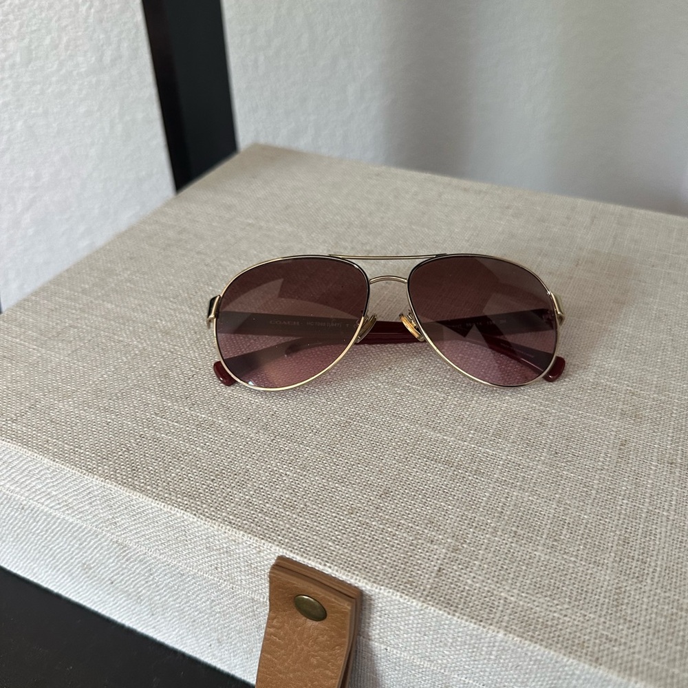 Coach women’s sunglasses - Picture 2 of 2